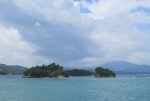 海と小島の無料写真