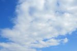 青い空と雲の無料写真